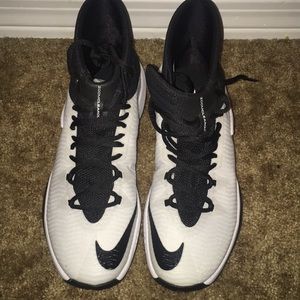 Nike zoom basketball shoes